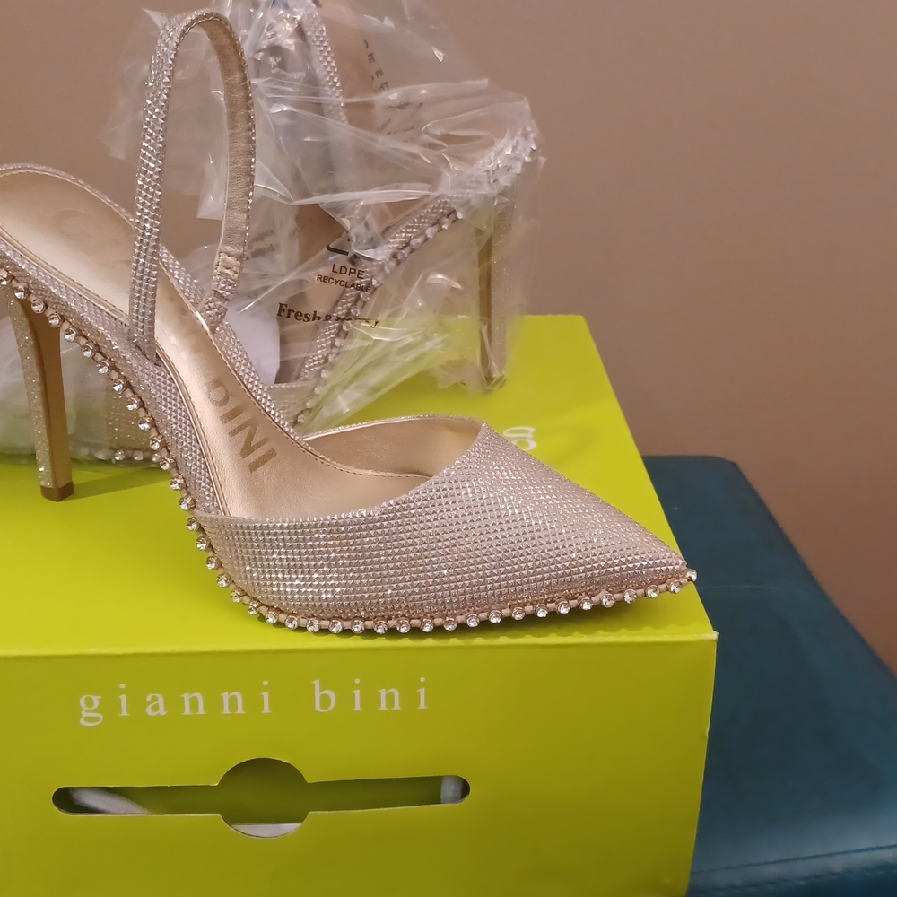 Gianni Bini Women's Gold Slingback Heels